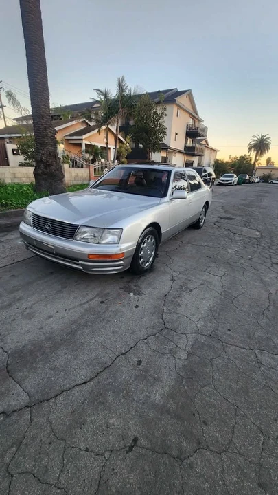 1996 Lexus LS 2nd Gen - Image 2 of 15