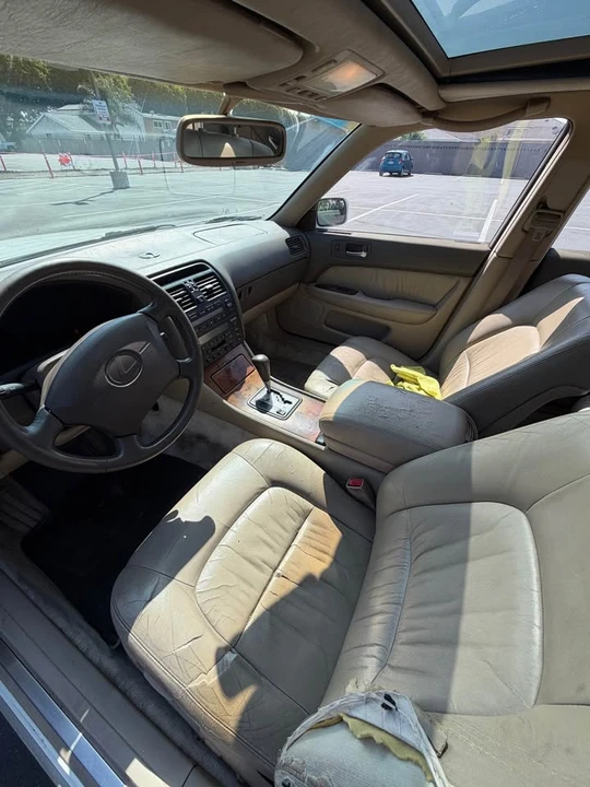 1996 Lexus LS 2nd Gen - Image 11 of 12