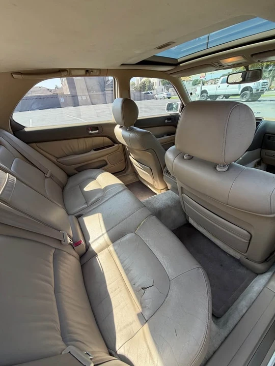 1996 Lexus LS 2nd Gen - Image 10 of 12