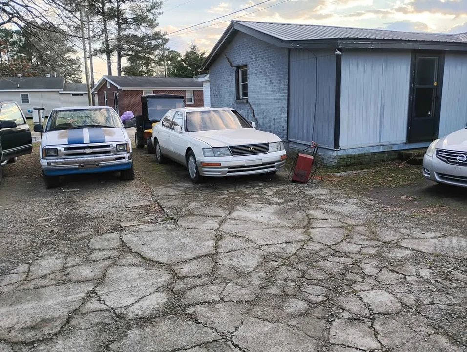 1996 Lexus LS 2nd Gen - Image 4 of 4