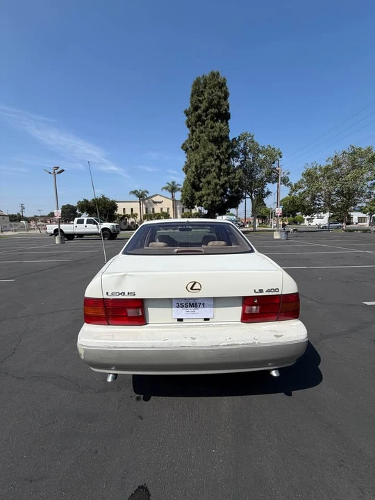 1996 Lexus LS 2nd Gen - Image 5 of 12