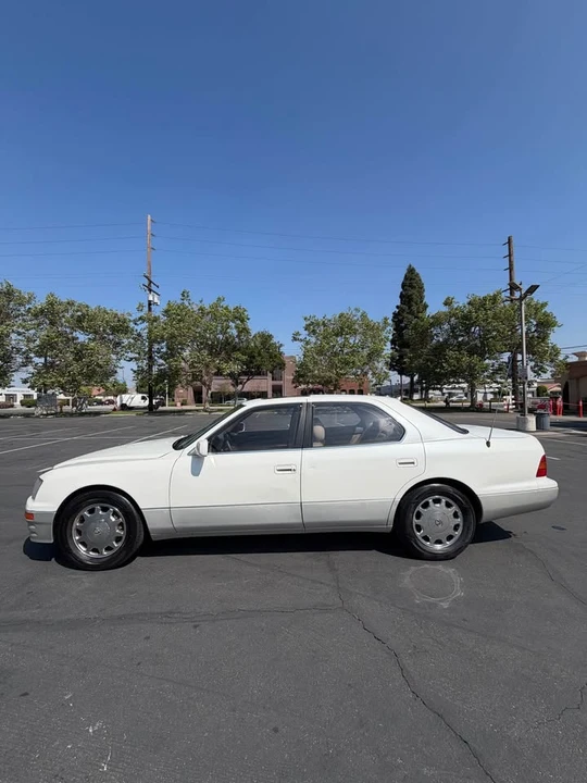1996 Lexus LS 2nd Gen - Image 3 of 12