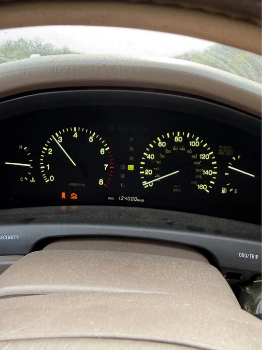 1996 Lexus LS 2nd Gen - Image 2 of 5