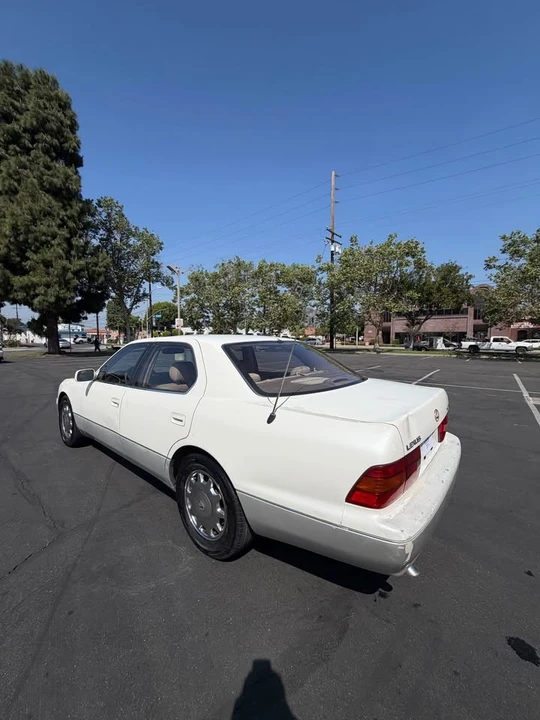 1996 Lexus LS 2nd Gen - Image 4 of 12