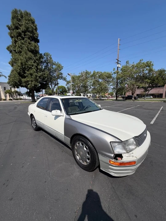 1996 Lexus LS 2nd Gen - Image 2 of 12