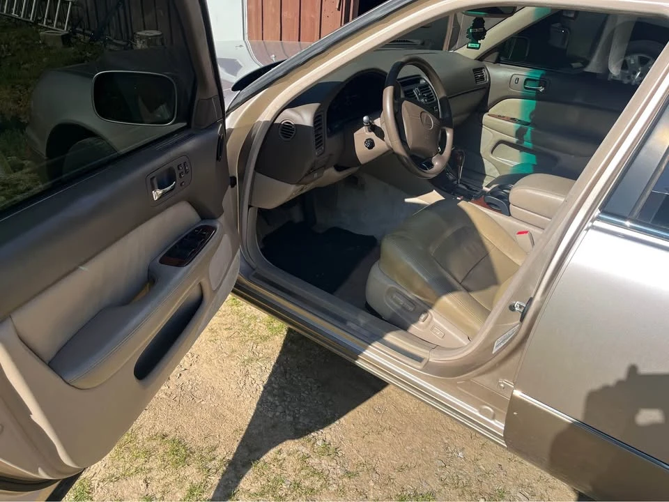 1996 Lexus LS 2nd Gen - Image 5 of 10