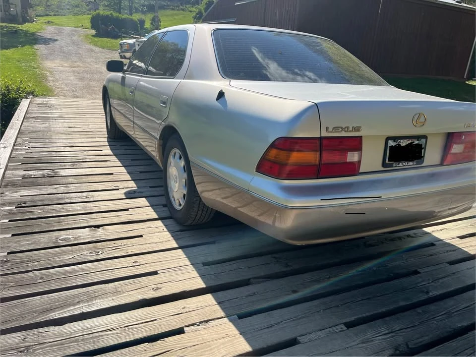 1996 Lexus LS 2nd Gen - Image 3 of 10