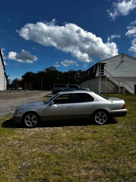 1996 Lexus LS 2nd Gen - Image 4 of 9