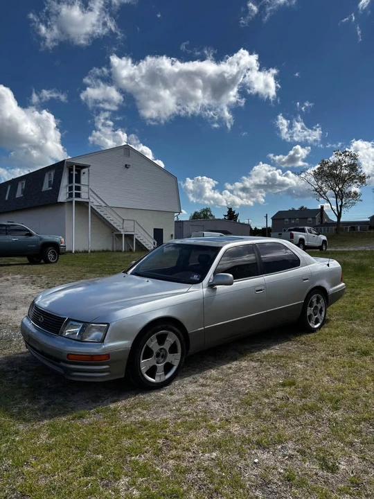 1996 Lexus LS 2nd Gen - Image 2 of 9