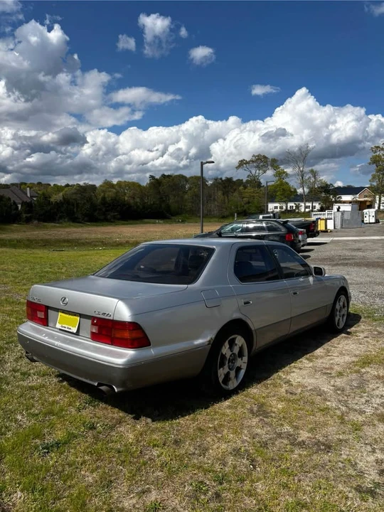 1996 Lexus LS 2nd Gen - Image 5 of 9