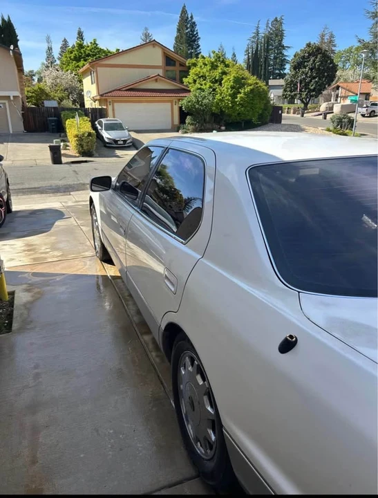 1996 Lexus LS 2nd Gen - Image 2 of 2
