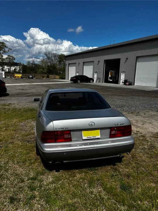 1996 Lexus LS 2nd Gen - Image 7 of 9