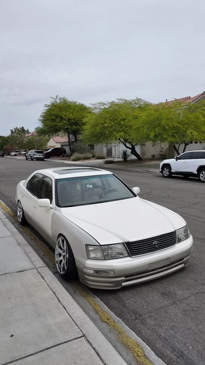 1996 Lexus LS 2nd Gen - Image 2 of 4