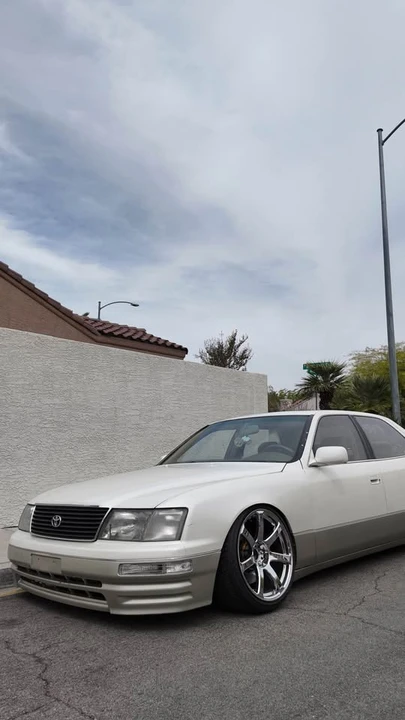 1996 Lexus LS 2nd Gen - Image 3 of 4