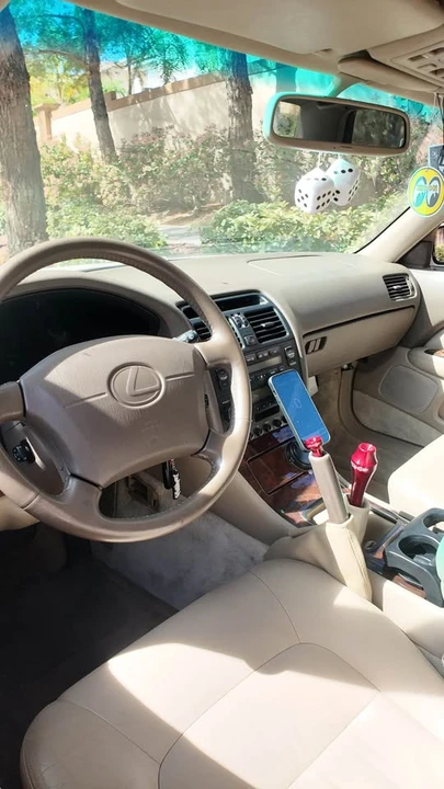 1996 Lexus LS 2nd Gen - Image 4 of 4