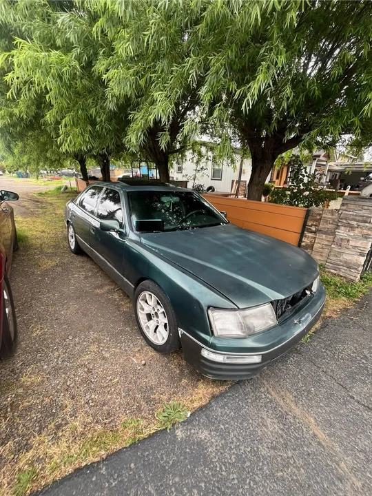 1996 Lexus LS 2nd Gen - Image 2 of 16