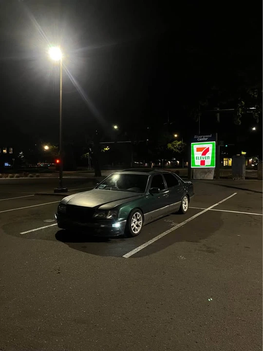 1996 Lexus LS 2nd Gen - Image 3 of 16