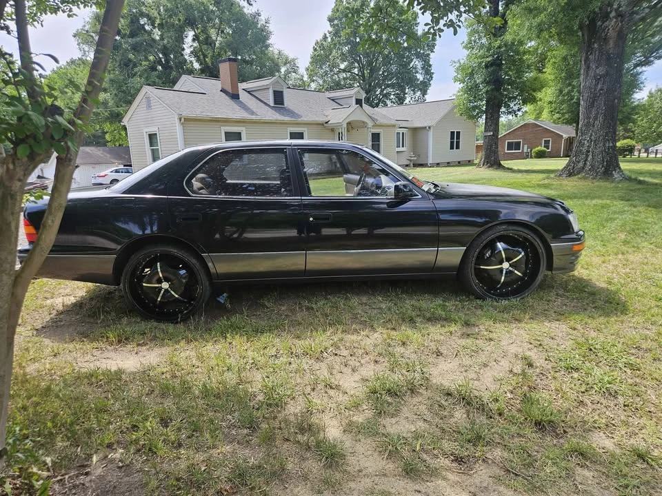 1996 Lexus LS 2nd Gen - Image 2 of 5