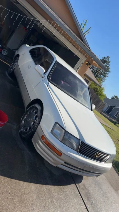 1996 Lexus LS 2nd Gen - Image 2 of 7