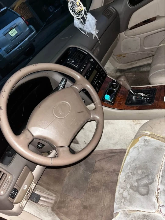 1996 Lexus LS 2nd Gen - Image 7 of 10