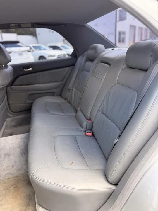 1996 Lexus LS 2nd Gen - Image 9 of 10