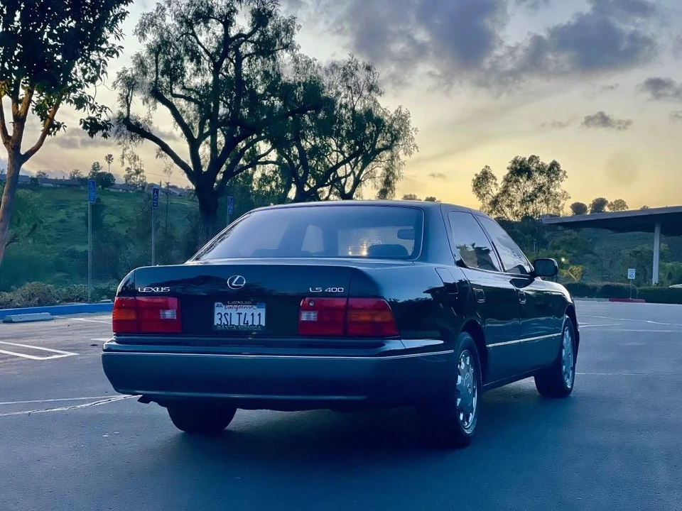 1996 Lexus LS 2nd Gen - Image 3 of 19