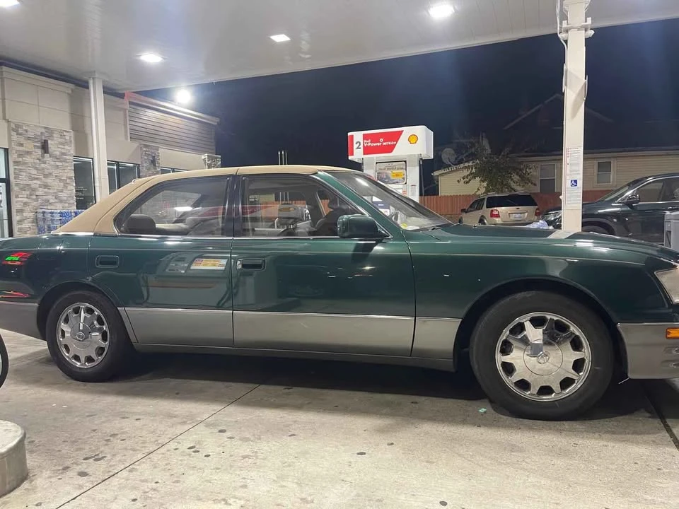 1996 Lexus LS 2nd Gen - Image 4 of 16
