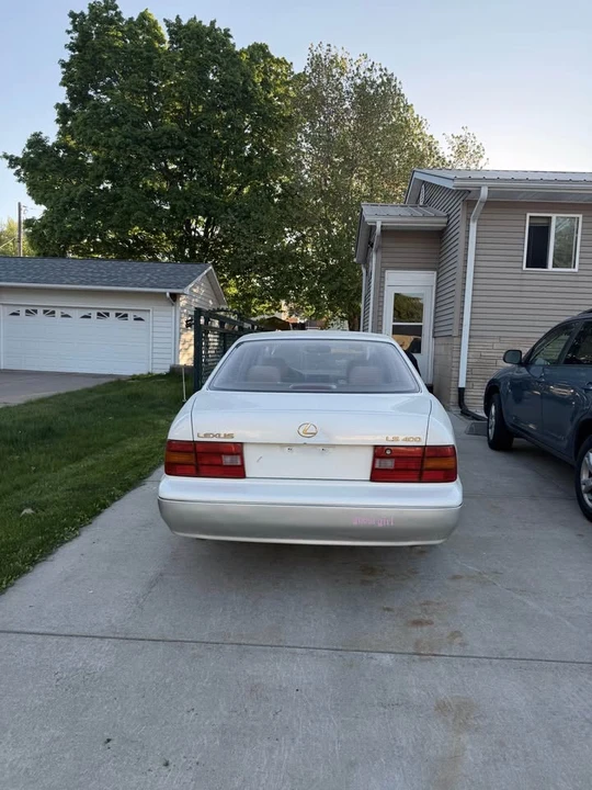 1996 Lexus LS 2nd Gen - Image 3 of 5