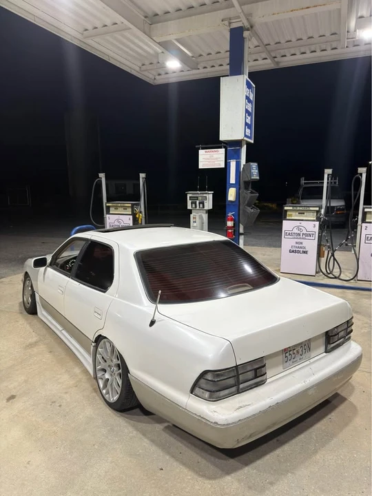 1996 Lexus LS 2nd Gen - Image 7 of 11