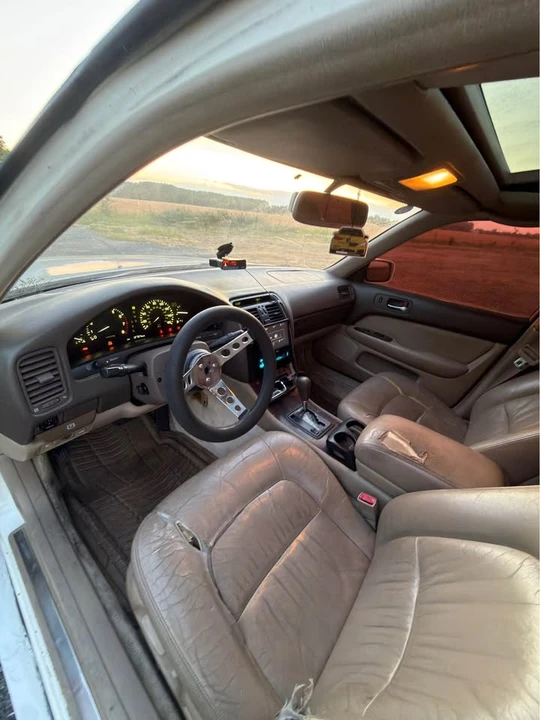 1996 Lexus LS 2nd Gen - Image 10 of 11
