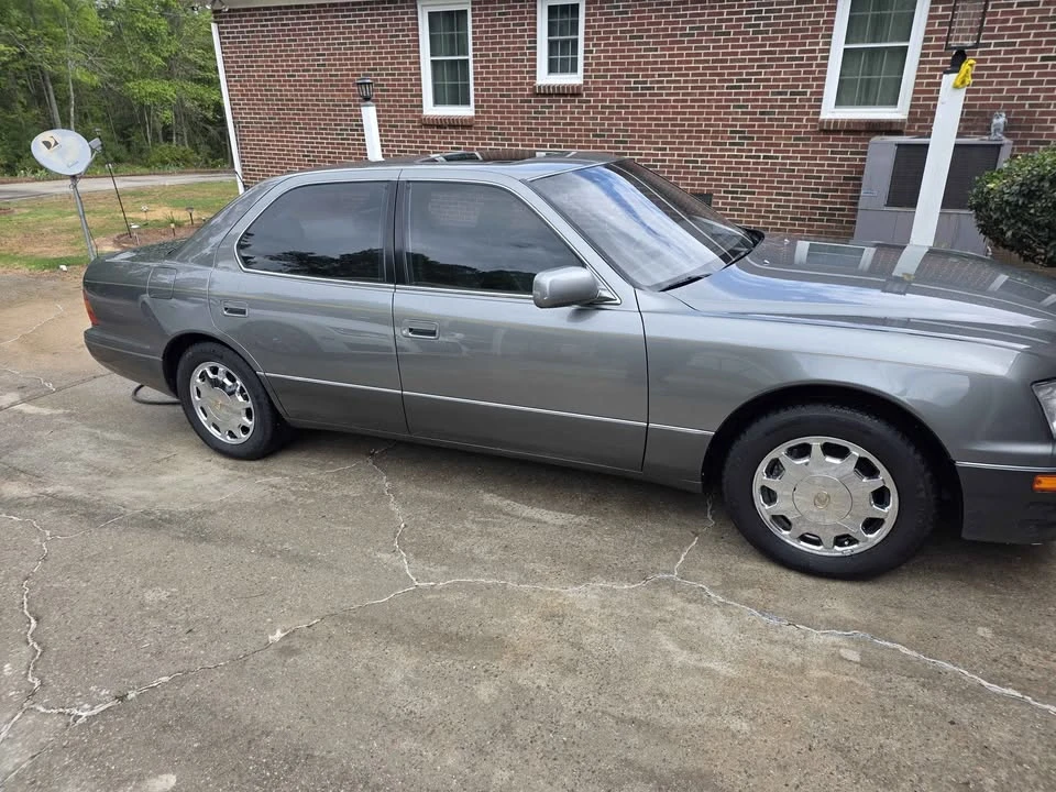 1996 Lexus LS 2nd Gen - Image 2 of 3