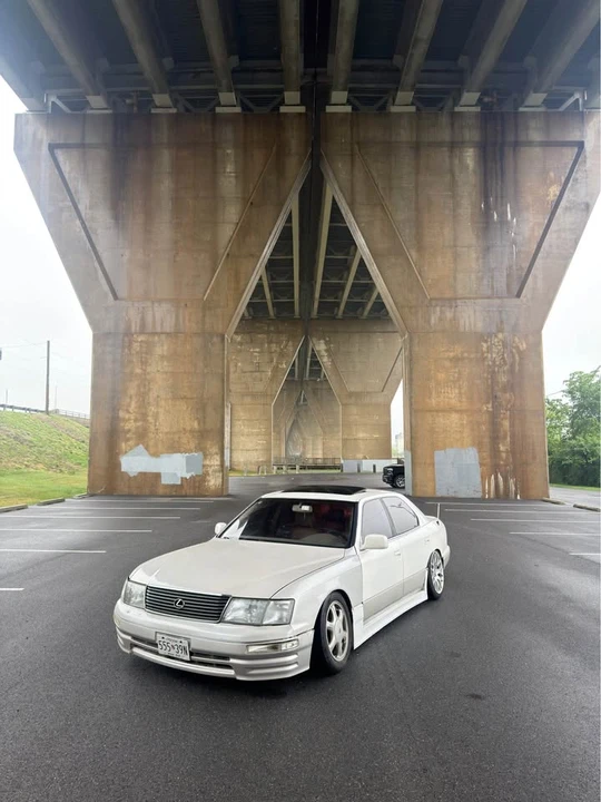 1996 Lexus LS 2nd Gen - Image 4 of 11
