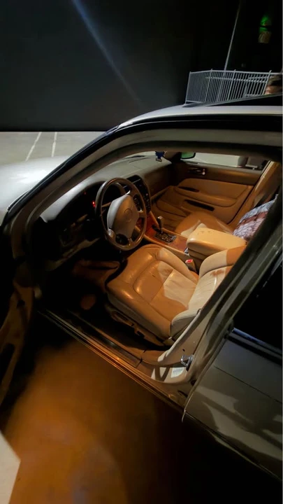 1996 Lexus LS 2nd Gen - Image 8 of 9