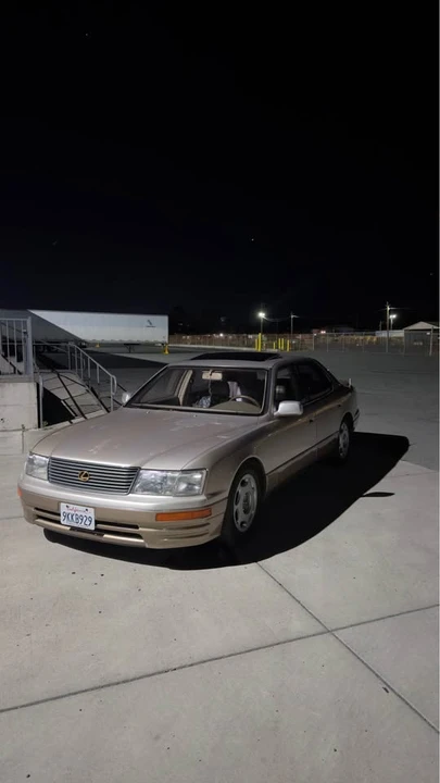 1996 Lexus LS 2nd Gen - Image 2 of 9