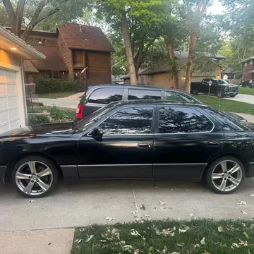 1996 Lexus LS 400 Sedan 4D