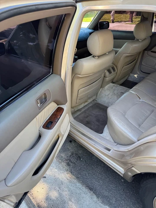 1996 Lexus LS 2nd Gen - Image 10 of 11