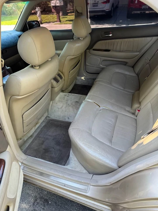 1996 Lexus LS 2nd Gen - Image 9 of 11