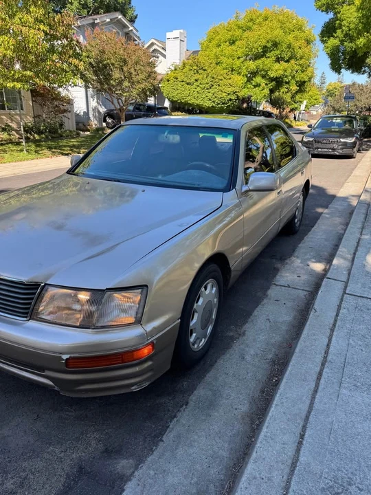 1996 Lexus LS 2nd Gen - Image 2 of 11