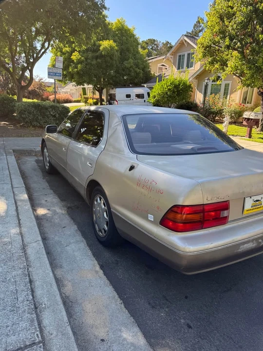 1996 Lexus LS 2nd Gen - Image 3 of 11