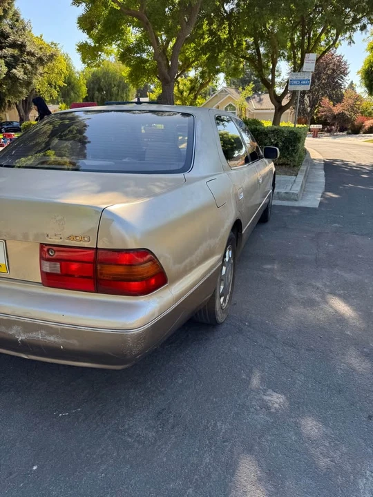 1996 Lexus LS 2nd Gen - Image 5 of 11