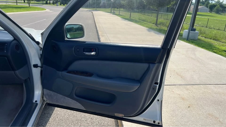 1996 Lexus LS 2nd Gen - Image 13 of 20