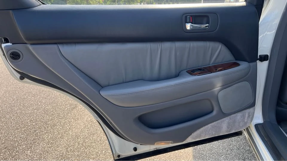 1996 Lexus LS 2nd Gen - Image 11 of 20