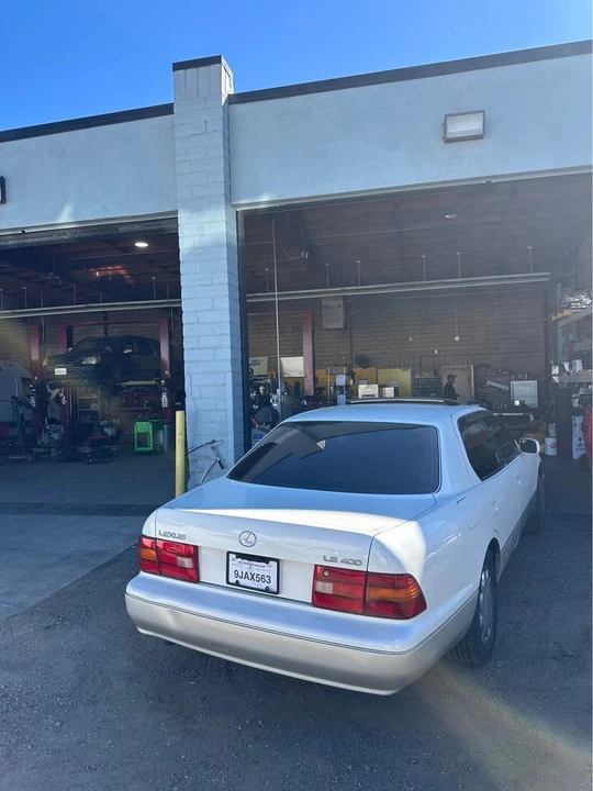1996 Lexus LS 2nd Gen - Image 8 of 9