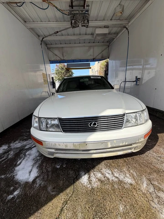 1996 Lexus LS 2nd Gen - Image 3 of 8