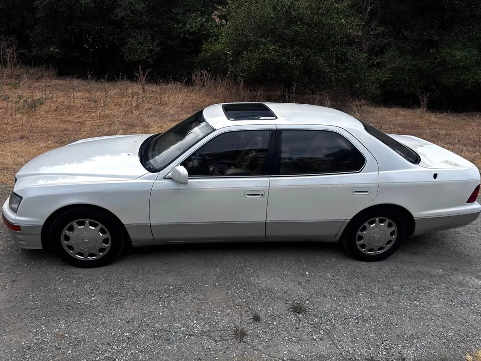 1996 Lexus LS 2nd Gen - Image 2 of 8