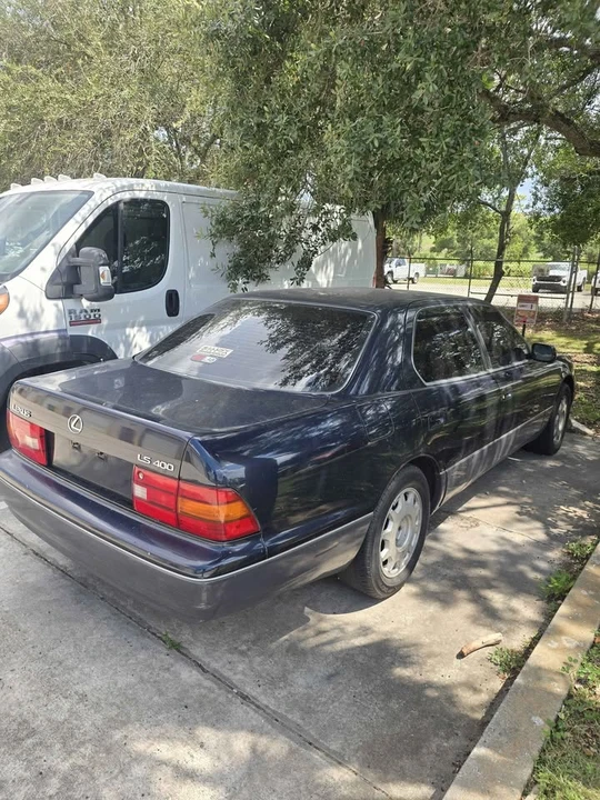 1996 Lexus LS 2nd Gen - Image 2 of 5