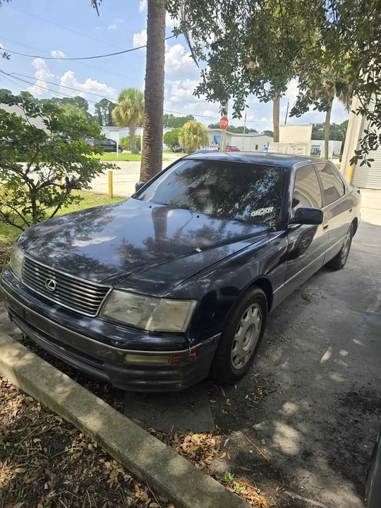 1996 Lexus LS 2nd Gen - Image 4 of 5