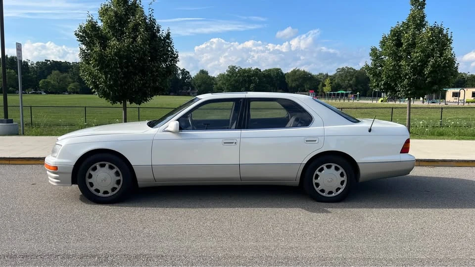 1996 Lexus LS 2nd Gen - Image 2 of 20