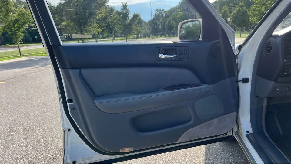1996 Lexus LS 2nd Gen - Image 10 of 20