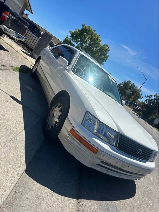 1996 Lexus LS 2nd Gen - Image 3 of 9